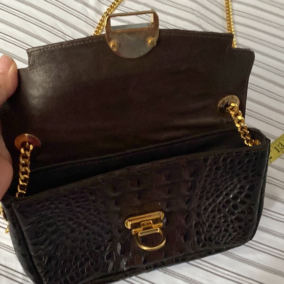 Leather crossbody embossed crocodile - Picture 9 of 11